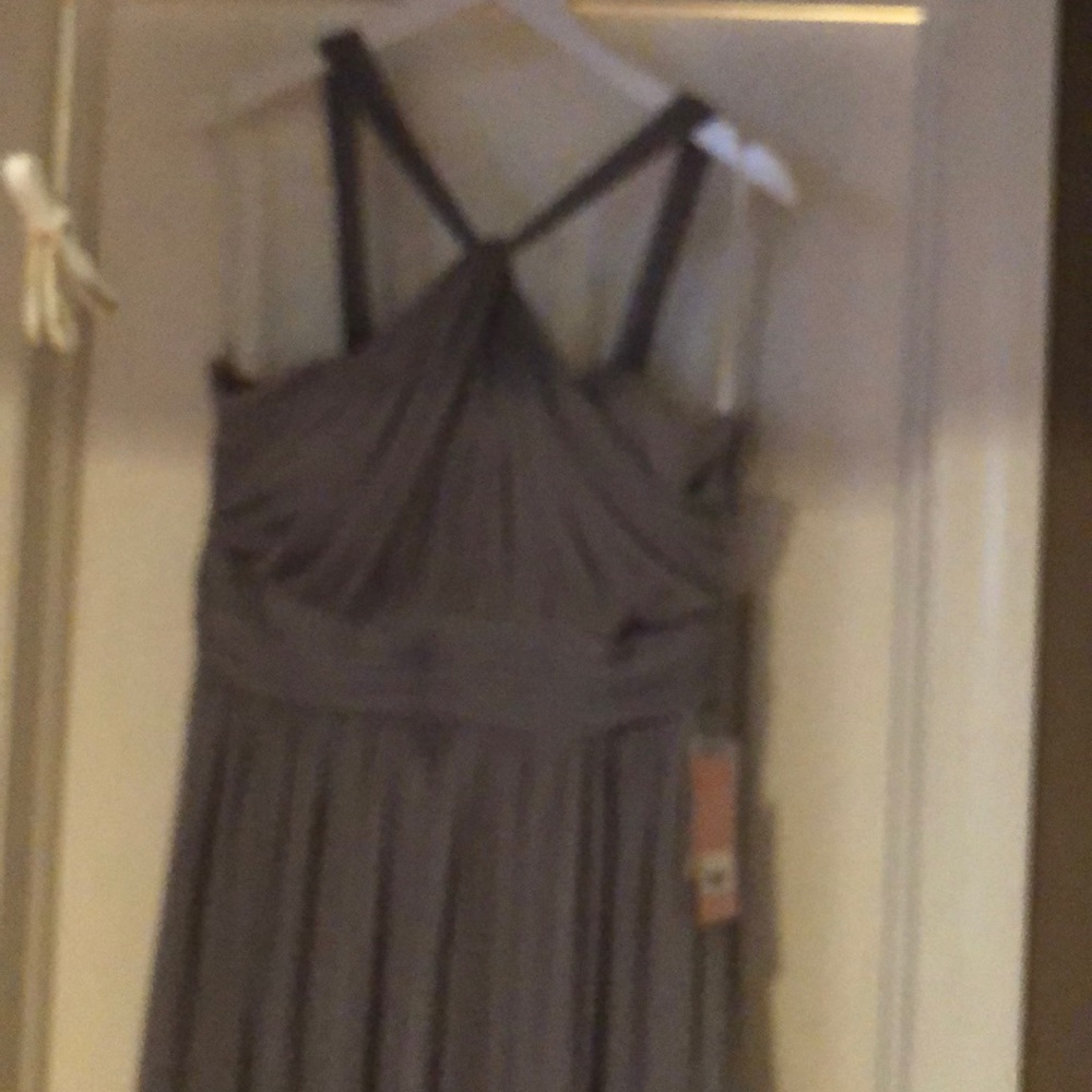 Grey gown - Picture 3 of 6
